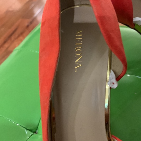 Beautiful sun kissed shoes - Picture 3 of 3